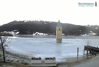 Con l'arriva del föhn, in val Venosta la temperatura sale di 17 gradi in un'ora: “Sembra estate”