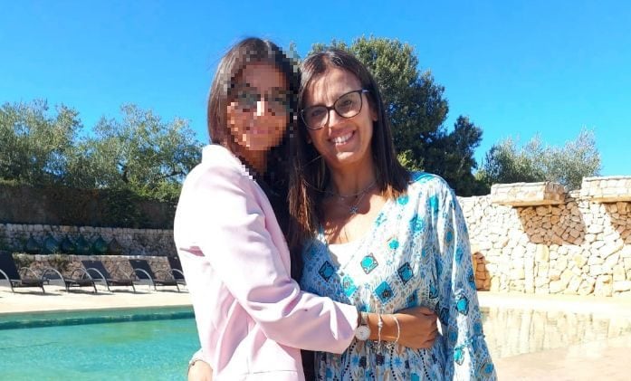 Uccide moglie a coltellate e poi si suicida. La figlia: 