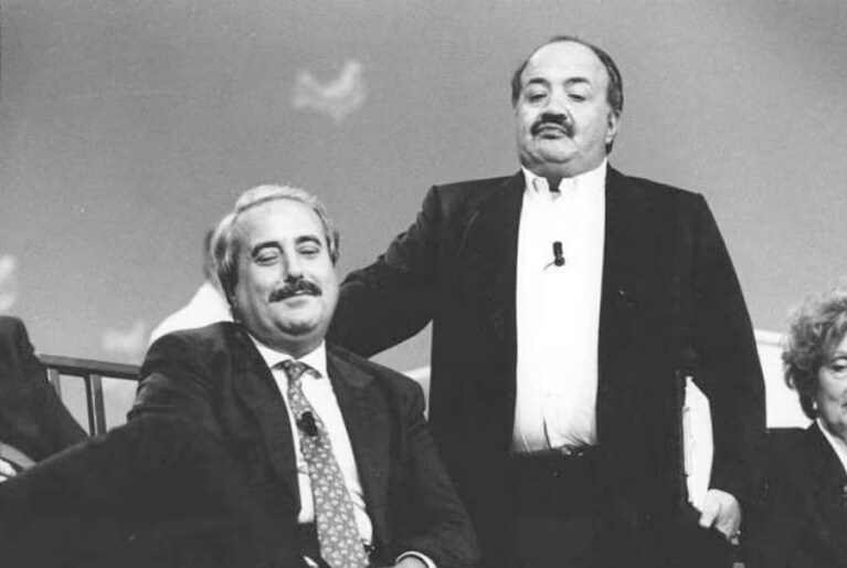 Maurizio Costanzo e Giovanni Falcone al Maurizio Costanzo Show (1991).