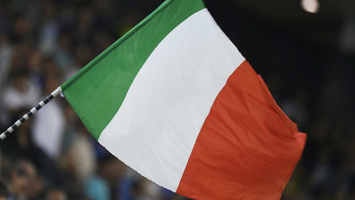 Perch La Bandiera Italiana Tricolore Verde Bianca E Rossa Perch La Bandiera Italiana Tricolore Verde Bianca E Rossa