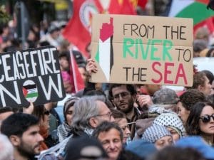 Un milione di europei chiede di rompere gli accordi Ue-Israele: la nuova puntata di Scanner Live