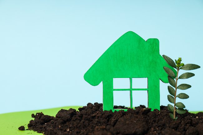 Case Green, entro maggio l'Italia dovrà recepire la direttiva Ue: i costi e cosa cambia per le abitazioni