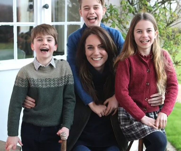 La foto pubblicata da Kate in occasione della festa della mamma.