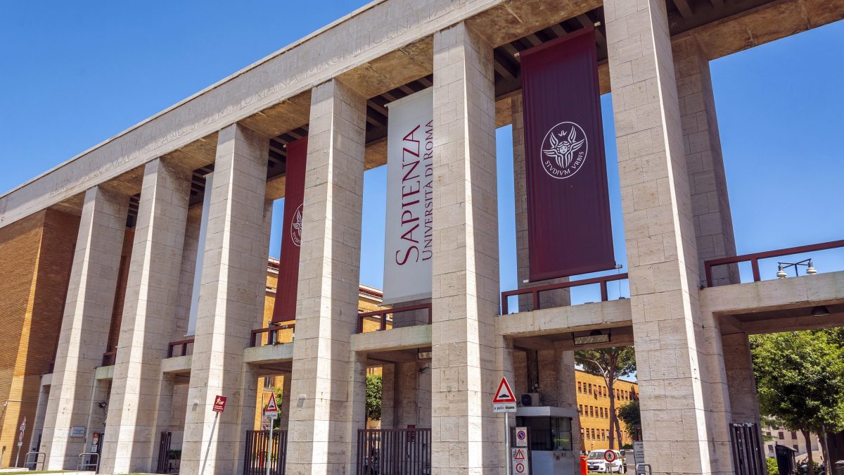 L’ingresso principale dell’Università La Sapienza di Roma