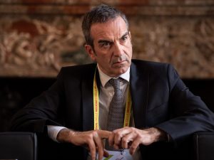 Calabria, il presidente di FI indagato per corruzione Occhiuto si dimette: &#8220;Mi ricandido, non mi fermeranno&#8221;