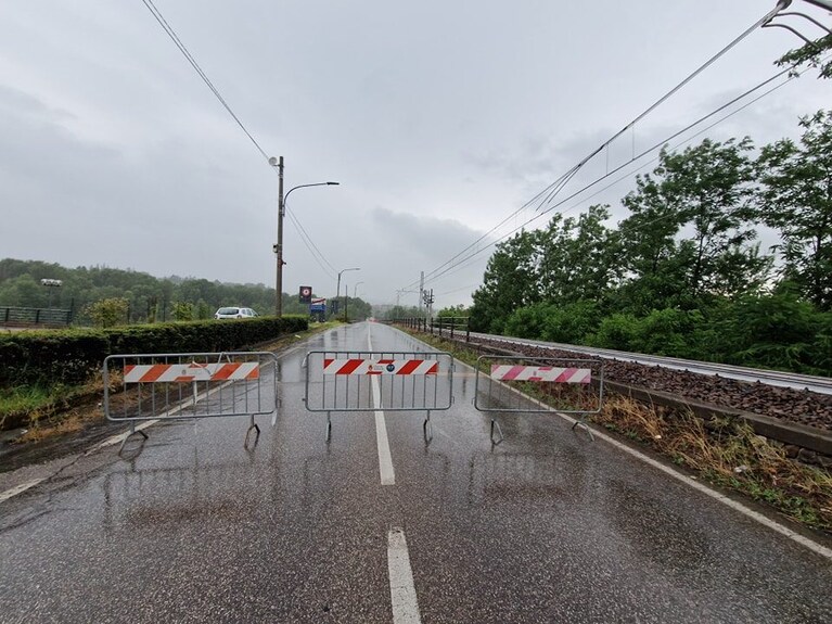 Ponte Veggia chiuso al transito.