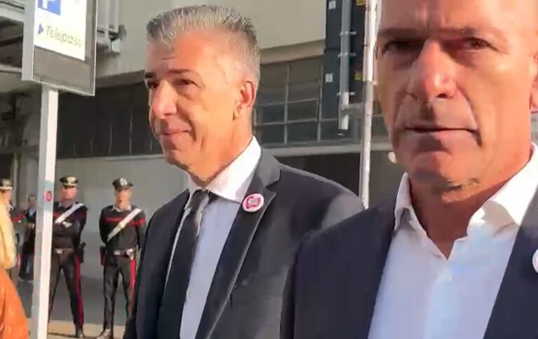 Il padre di Giulia Cecchettin e il suo avvocato prima dell'udienza.