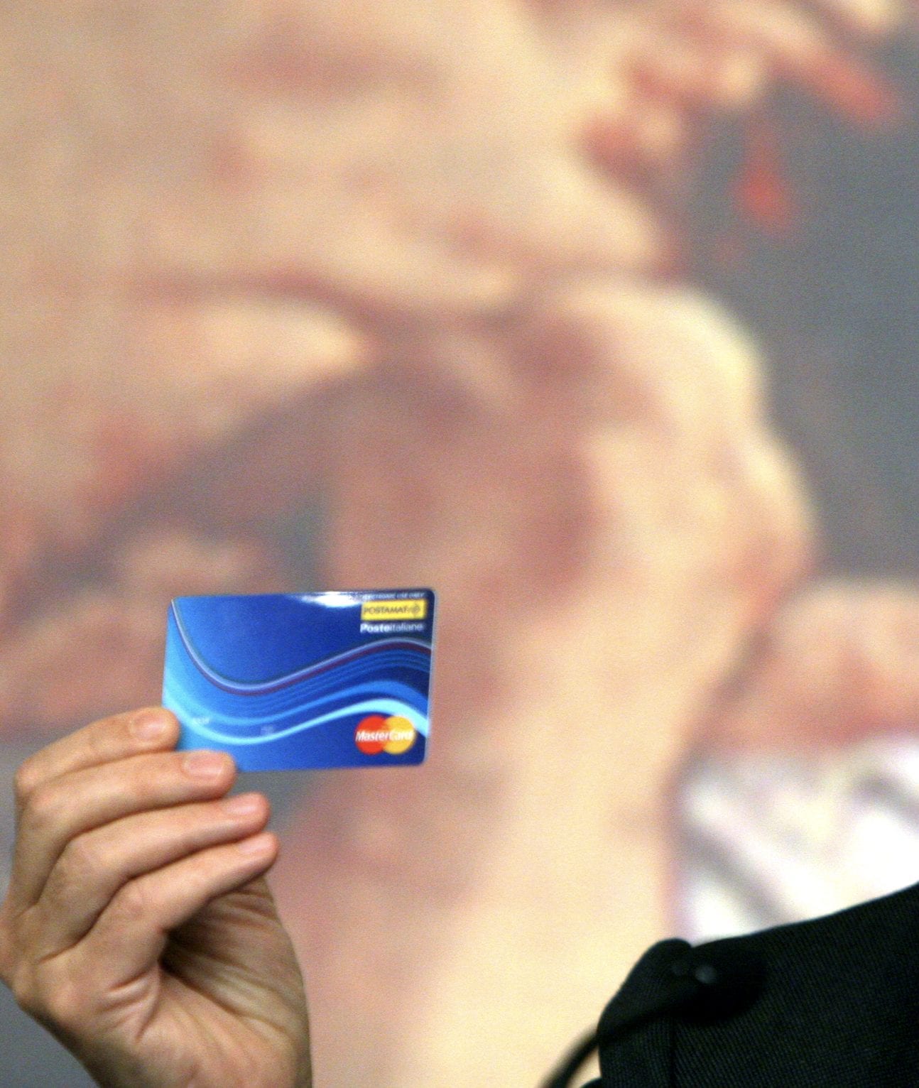 Carta acquisti, nel 2026 cambiano i requisiti Isee per il contributo da 80 euro ogni due mesi: le novità