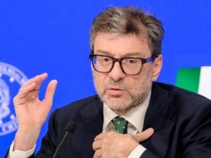 giorgetti-conferenza-home-300x225.jpg