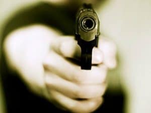 pistola-puntata-300x225.jpg