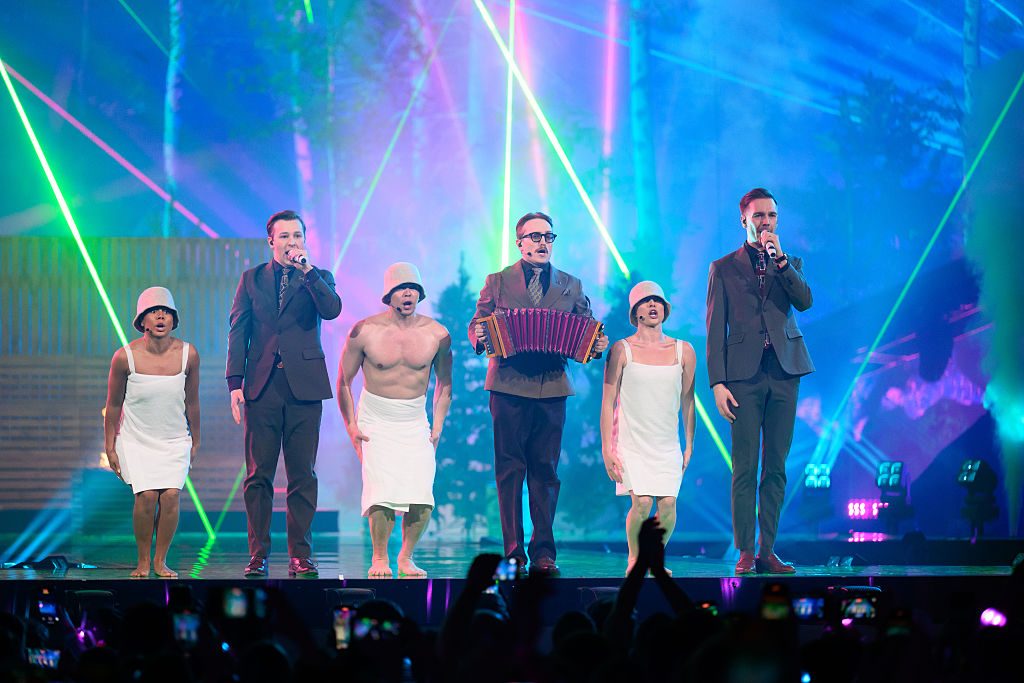 KAJ per la Svezia, performance durante la prima semifinale del 69esimo Eurovision Song Contest