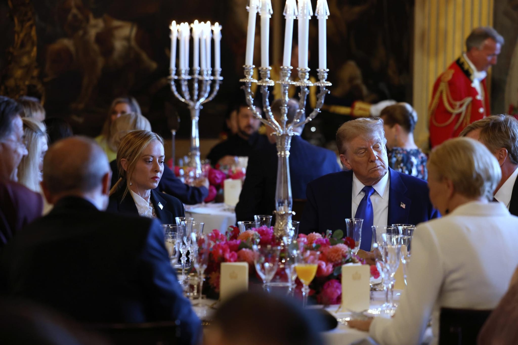 Cosa si sono detti Giorgia Meloni e Donald Trump alla cena dei leader Nato all'Aia