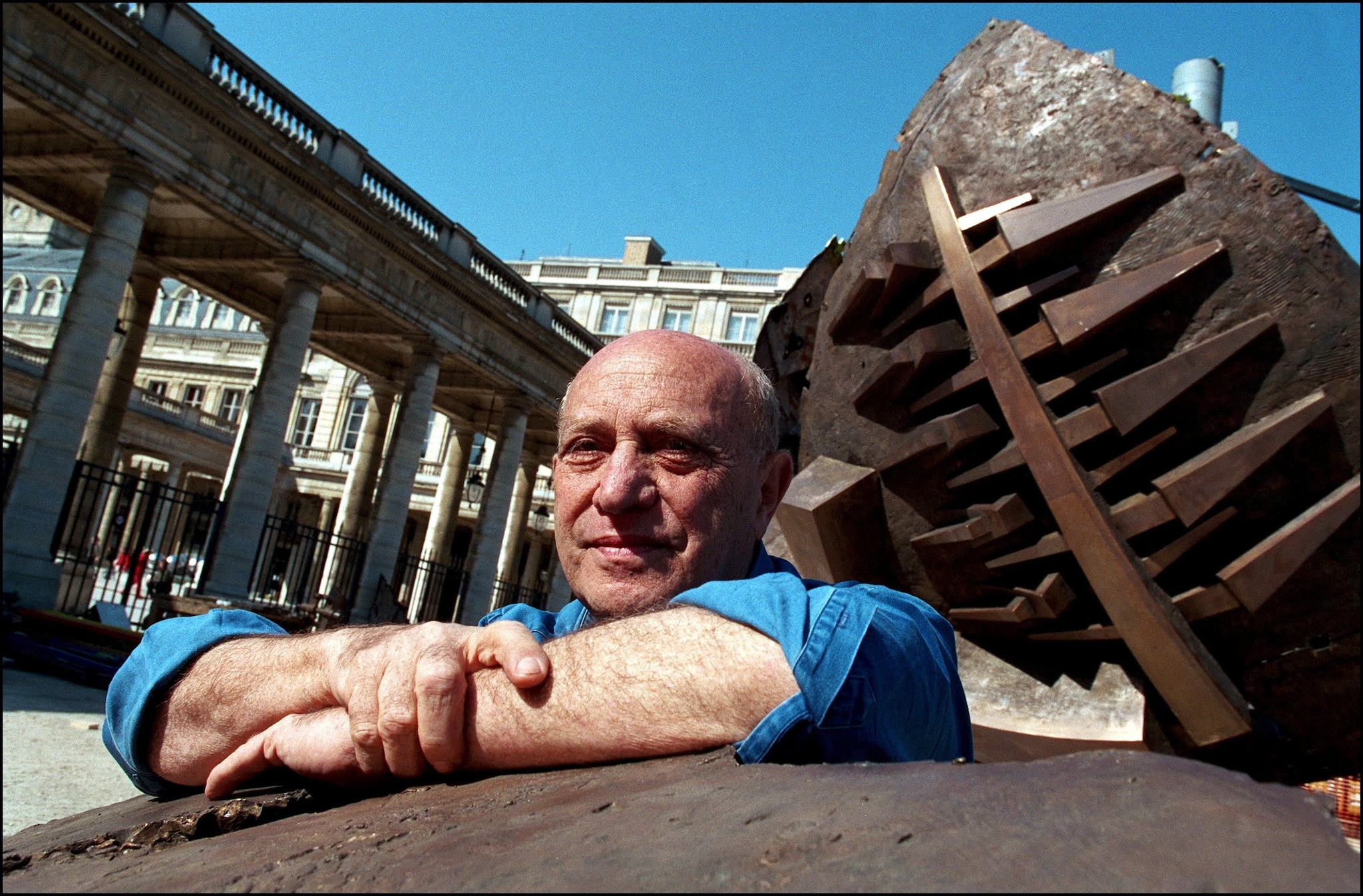 Arnaldo Pomodoro è morto, lo scultore italiano amato in tutto il mondo aveva 99 anni