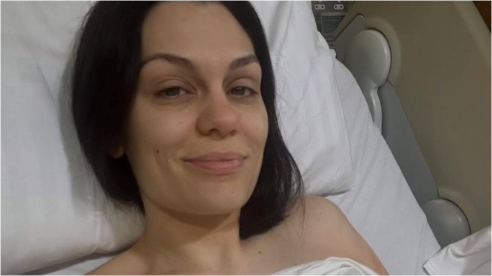 Come sta Jessie J dopo l'operazione: "Il cancro al seno è scomparso del tutto, ma ho paura"
