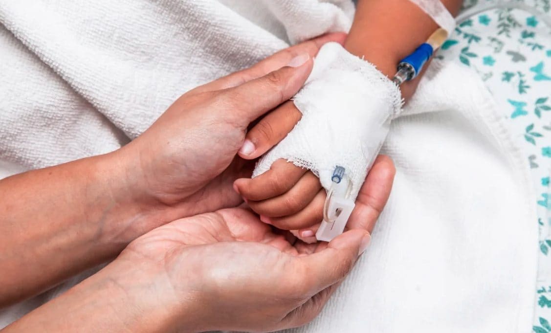 Millie morta a 6 anni per una biopsia sbagliata: ago lesiona vasi sanguigni provocando emorragia interna