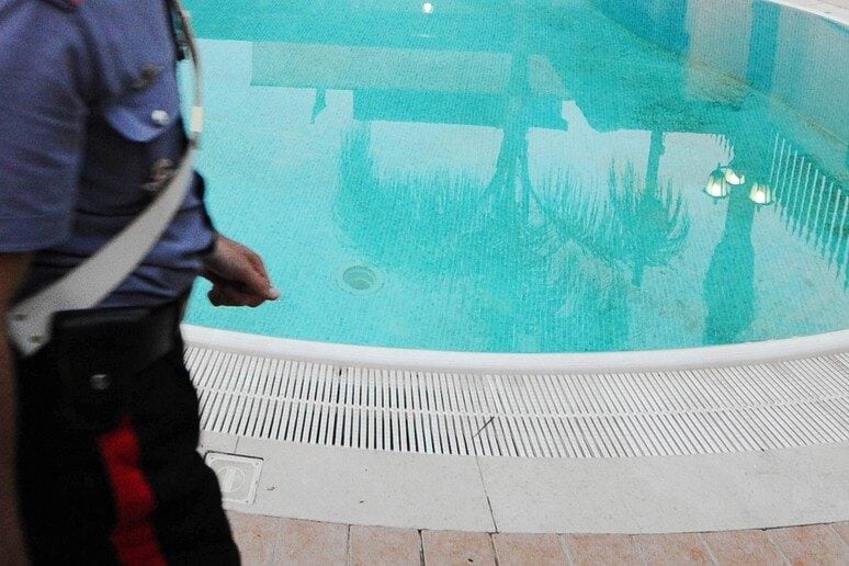 Tragedia a Rende, bambina di 8 anni muore annegata nella piscina del Parco acquatico