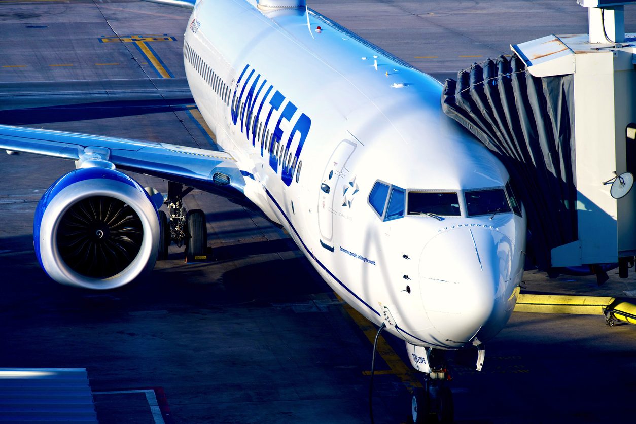 Volo United Airlines da San Francisco a Roma perde quota sull'Atlantico, costretto all'atterraggio di emergenza
