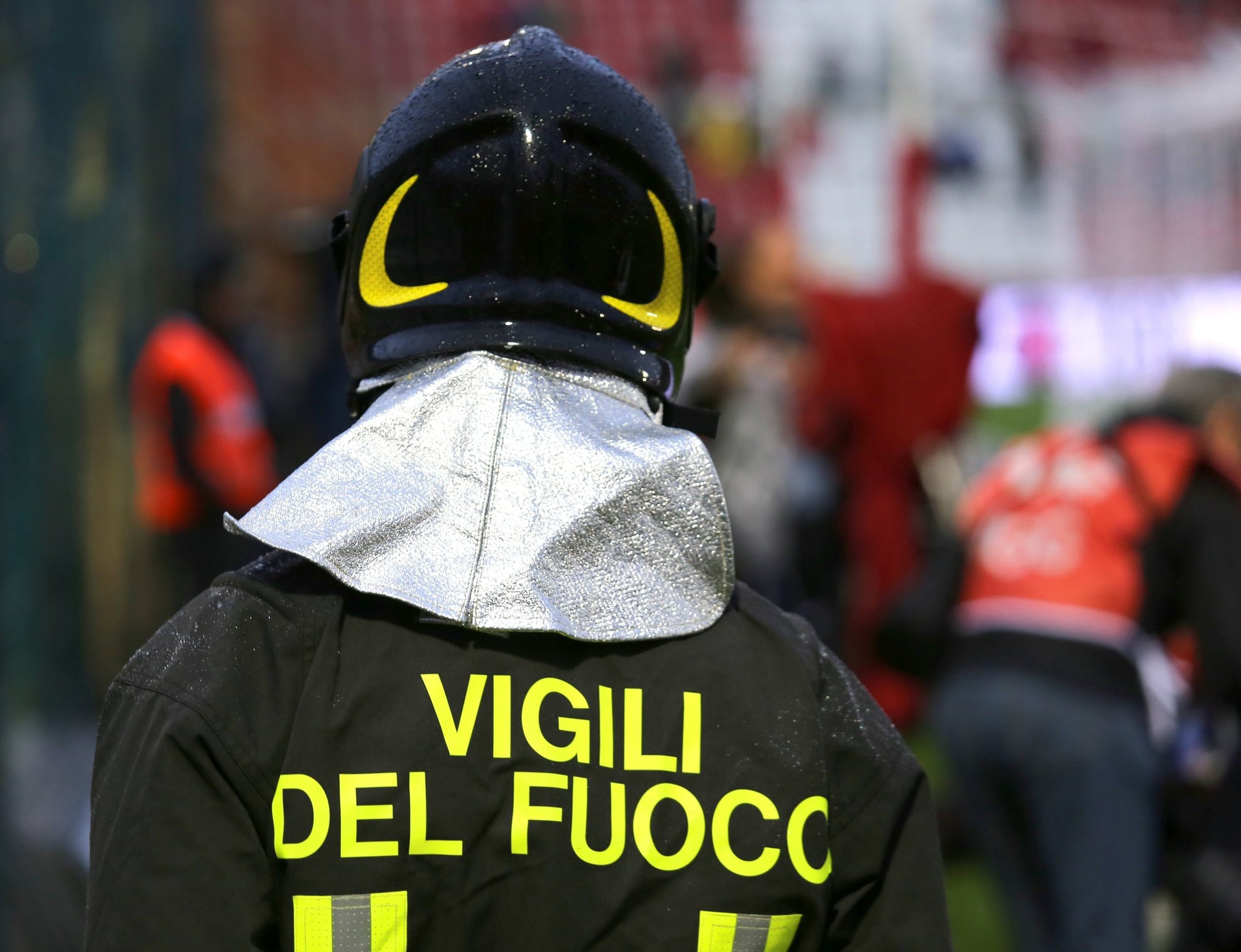 Vigile del Fuoco si sente male dopo due incendi: al pronto soccorso gli presentano il conto da 50 euro