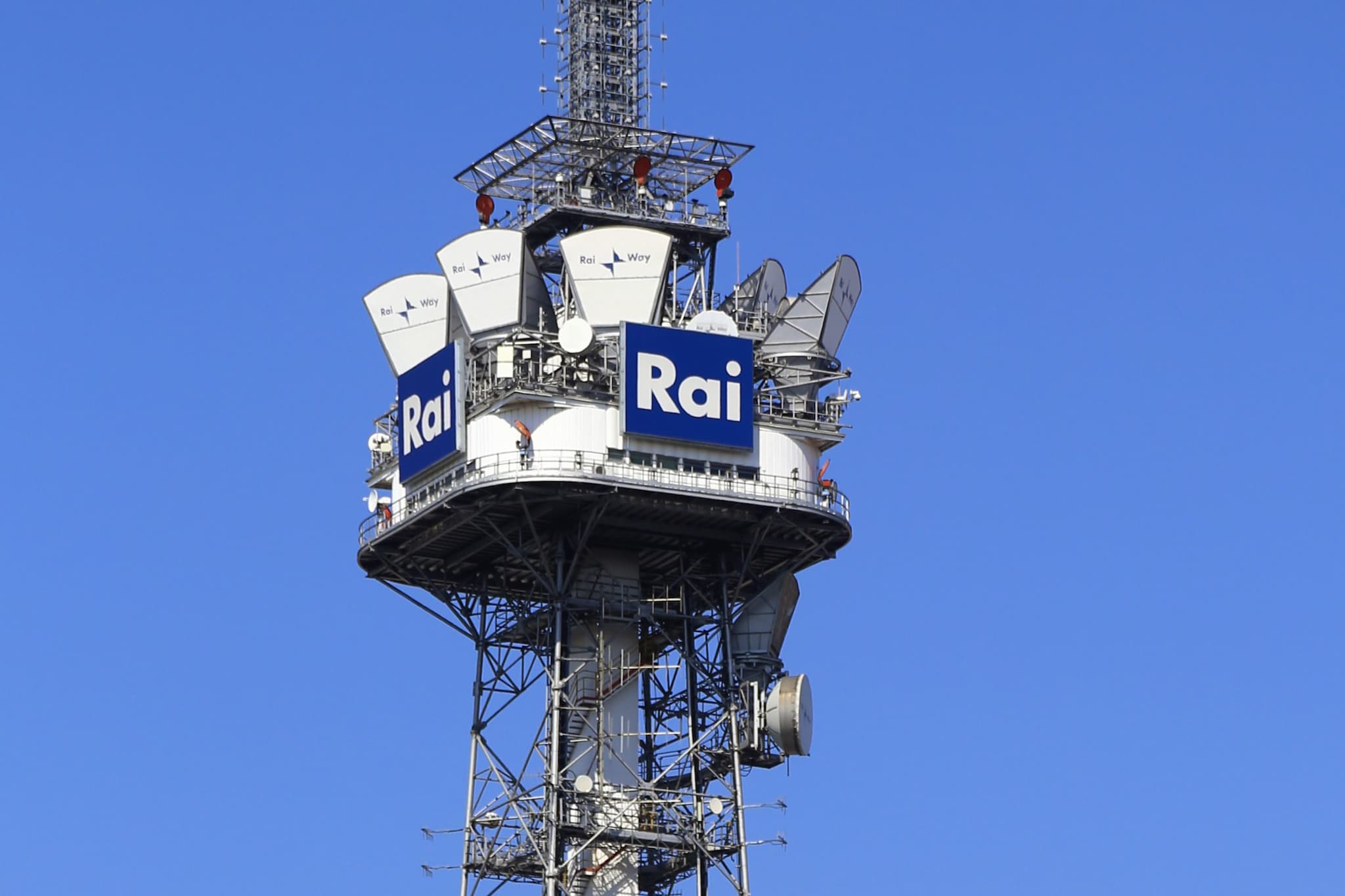 Canone Rai, per l'esenzione c'è tempo fino al 30 giugno: chi può fare domanda e come
