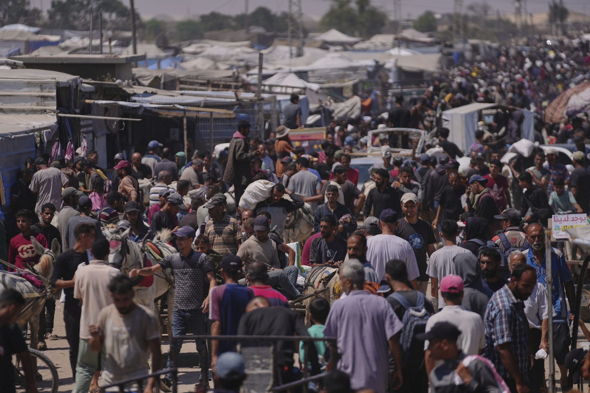 Aziende, fondi di investimento, università e piattaforme online: chi alimenta la guerra a Gaza secondo l'Onu
