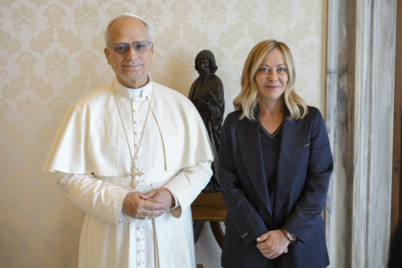 Giorgia Meloni incontra il Papa nel giorno in cui in Senato arriva la legge della destra sul fine vita