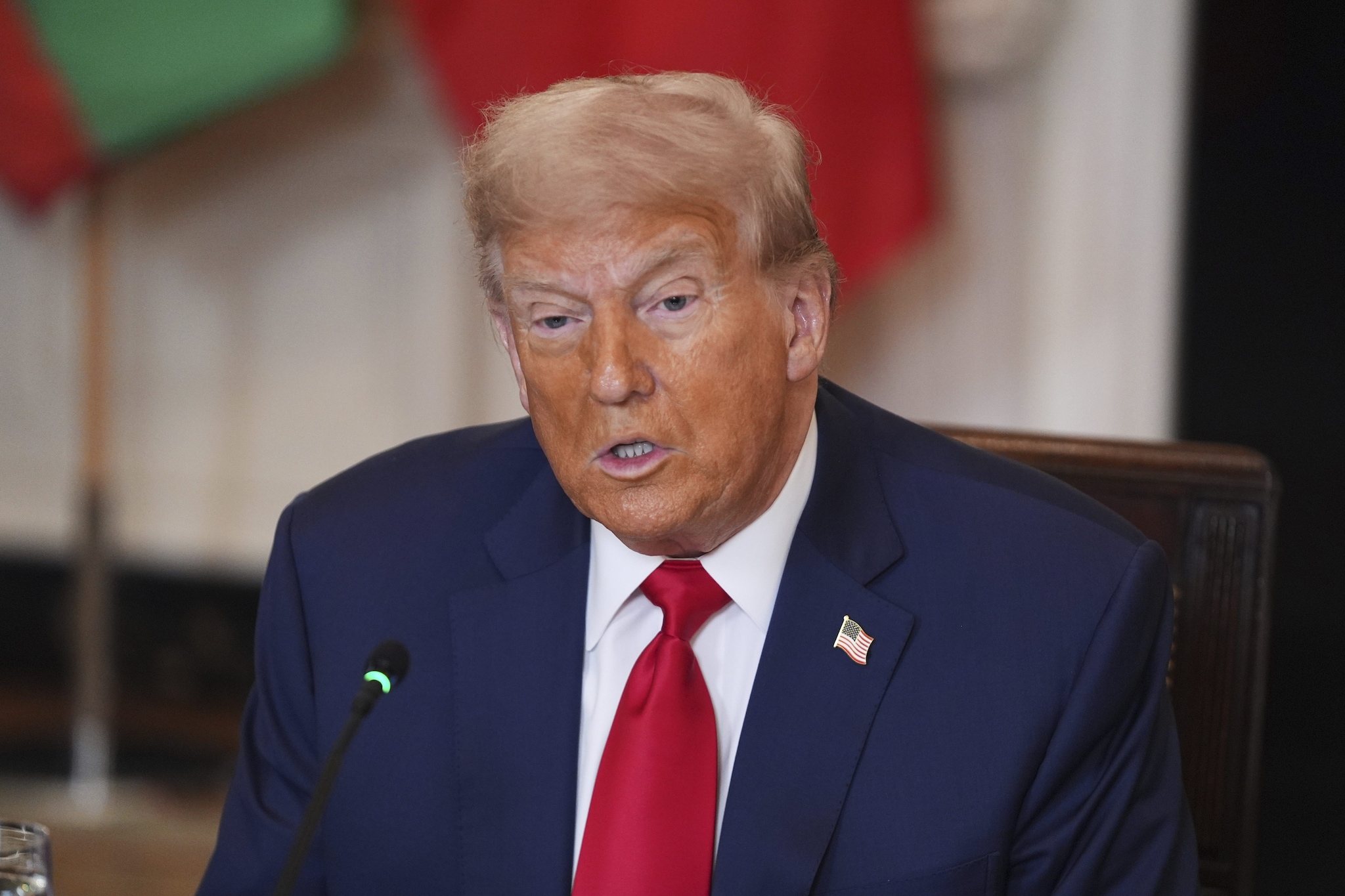 Trump annuncia dazi al 35% per il Canada: "E quelli per l'Europa arrivano oggi"