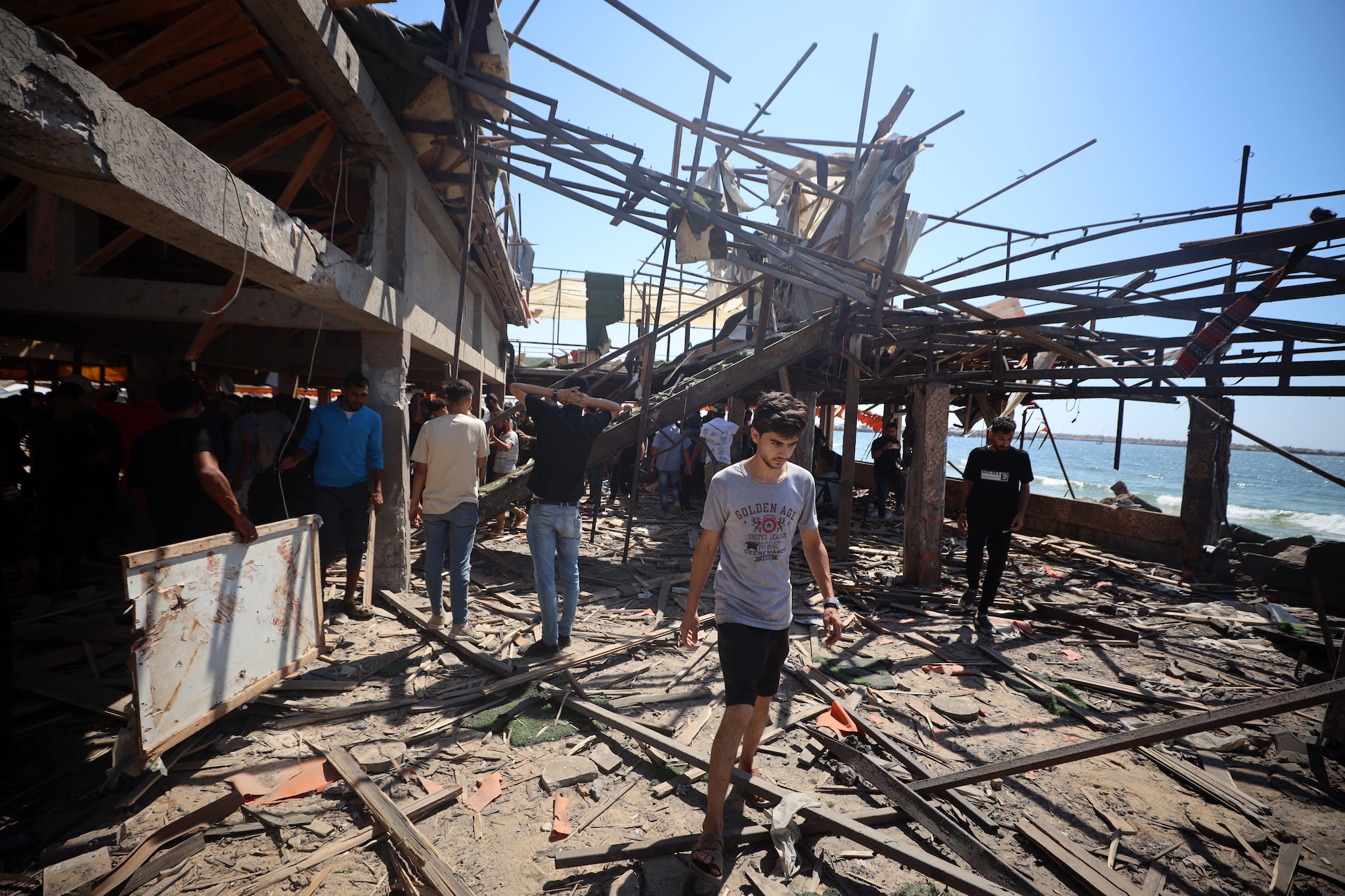 “Al Baqa era il posto più bello di Gaza, vi racconto gli anni trascorsi nel bar bombardato da Israele”