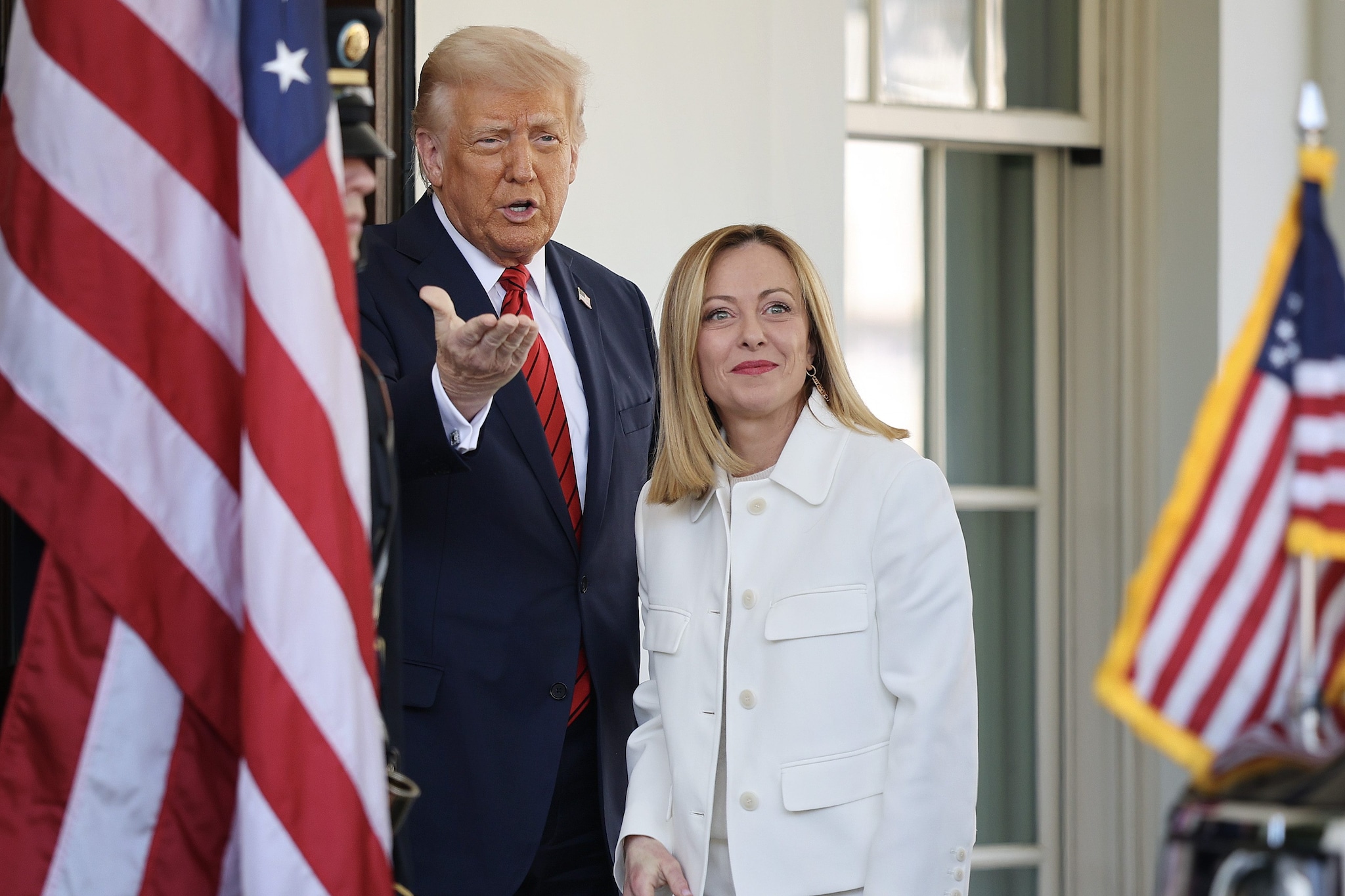 Trump annuncia dazi al 30% per l'Ue, cosa succede quando entrano in vigore e cosa cambia per gli italiani