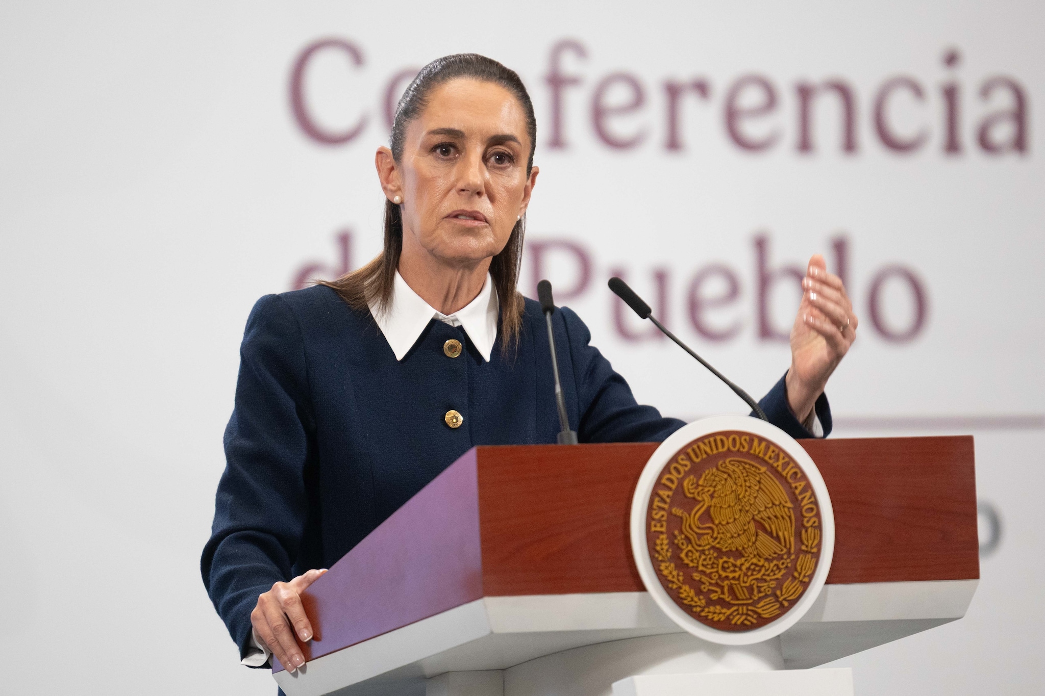 La presidente del Messico ha venduto l'aereo di Stato e coi fondi ha costruito due ospedali pubblici