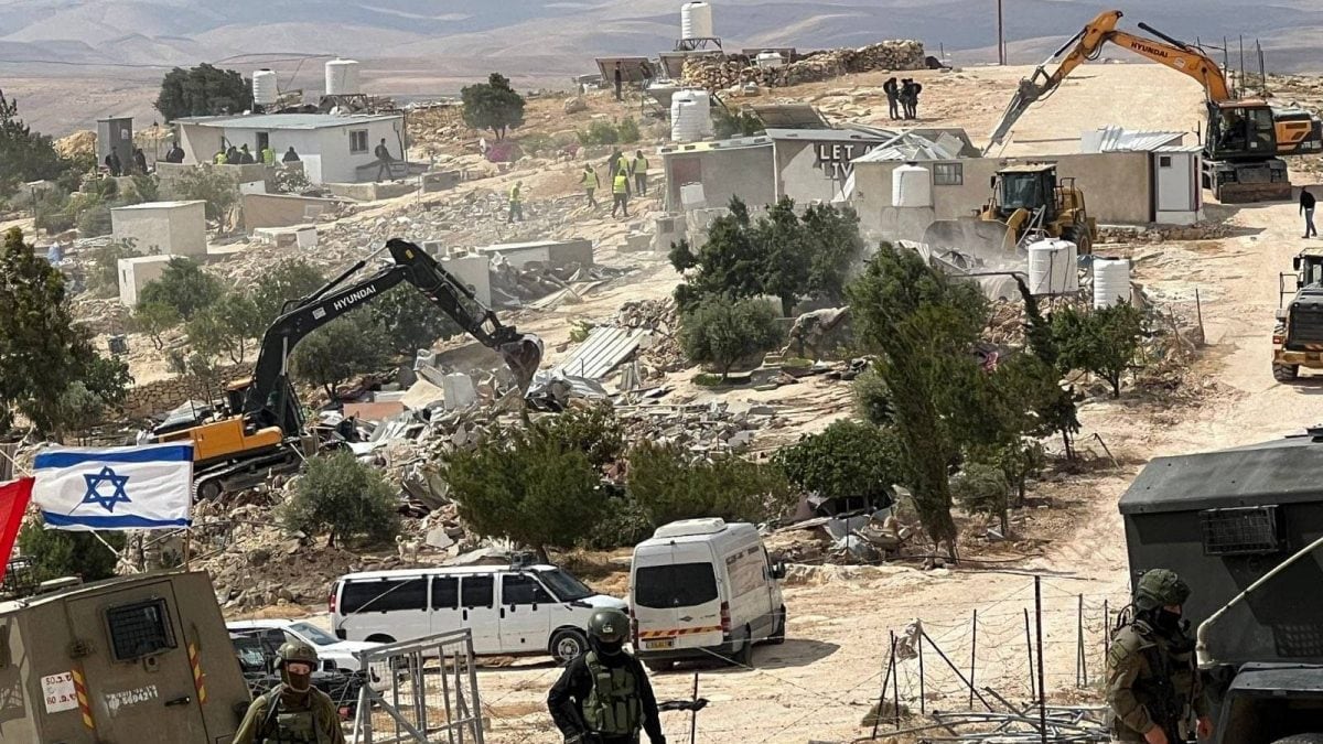Una delle demolizioni nel villaggio di Khallet Athaba