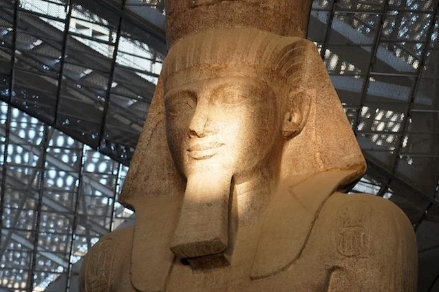 La guerra ritarda l’inaugurazione del Grand Egyptian Museum: “Sembra la maledizione di Tutankhamon”
