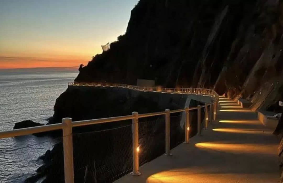 Chi era il 26enne australiano morto precipitando dagli scogli alle Cinque Terre dopo la lite con la fidanzata