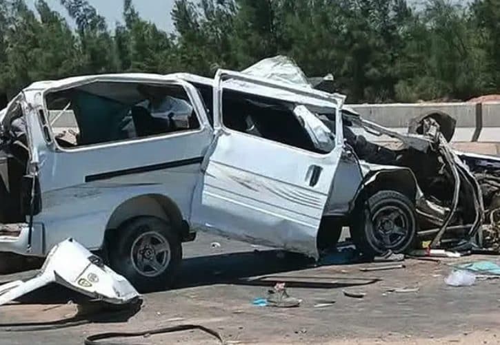 Egitto: 9 morti e 11 feriti nel frontale tra due minibus, ieri altre 19 donne vittime di un incidente