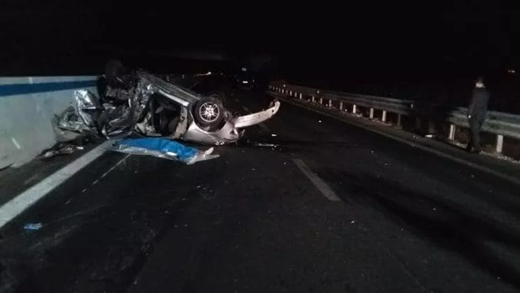 Auto contro van a Bari, muoiono una donna incinta al sesto mese e il marito, quattro feriti gravi