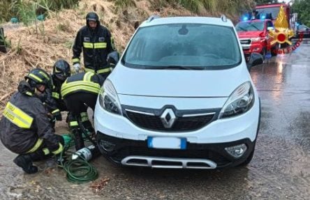 Cade con lo scooter durante nubifragio e viene investita da un'auto: 16enne muore a San Benedetto del Tronto