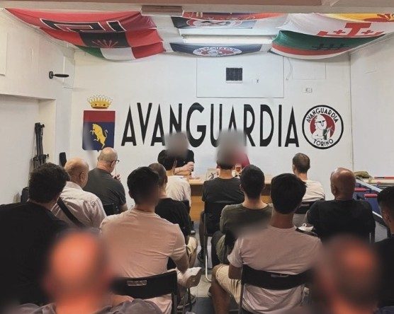 "Inneggiavano al fascismo", sigilli alla sede dell'associazione Avanguardia Torino: 17 indagati
