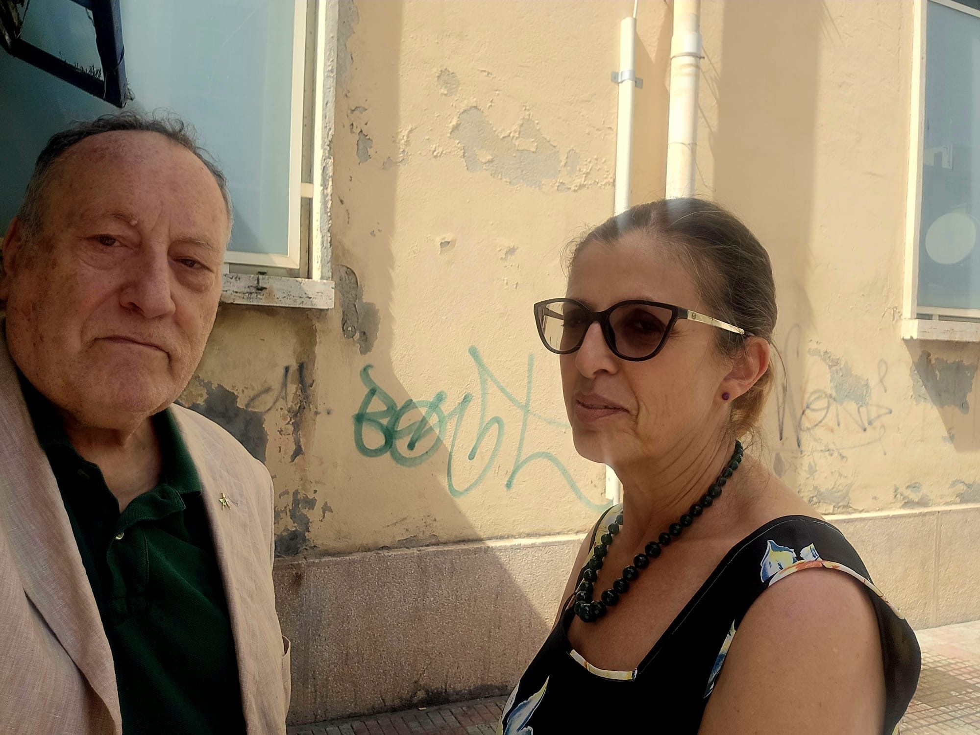 L’avvocato Gianfranco Piscitelli insieme alla mamma di Valentina Greco, Roberta Murru.