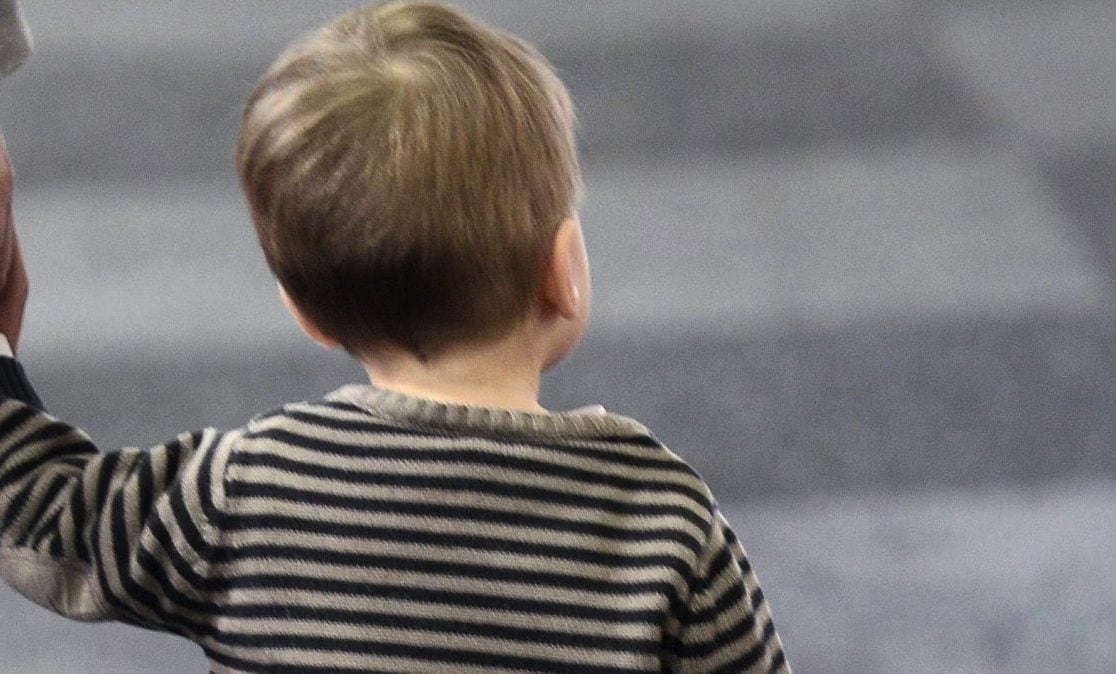 Bimbo di 4 anni esce di casa mentre mamma fa la doccia a Bondeno: voleva andare a prendere la merenda