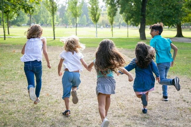 Il caso dei centri estivi per ragazzi, costi alti e offerta scarsa: così si accentuano le disuguaglianze