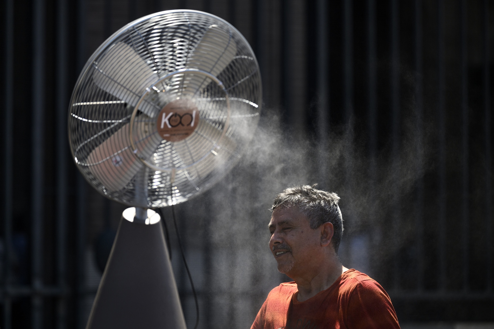 "Il caldo estremo surriscalda il Mediterraneo, rischiamo violenti nubifragi": parla il climatologo Pasqui