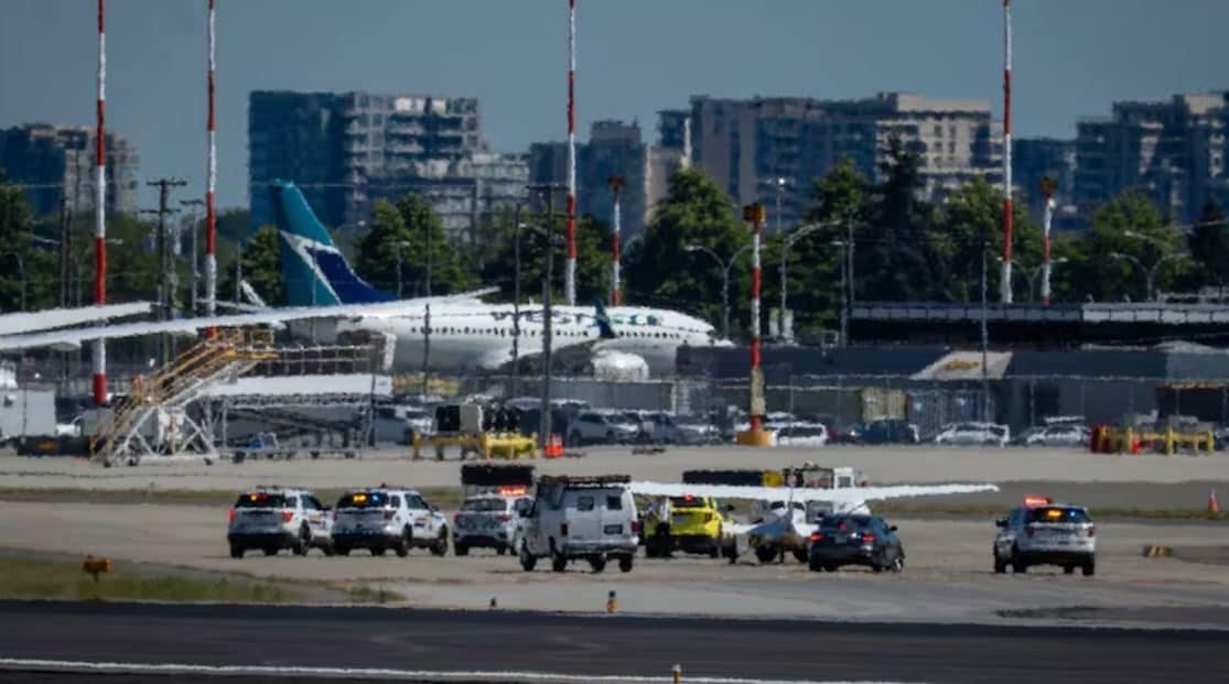Minaccia il pilota e dirotta l'aereo, caccia in volo a Vancouver: "Vi devo salvare dal cambiamento climatico"