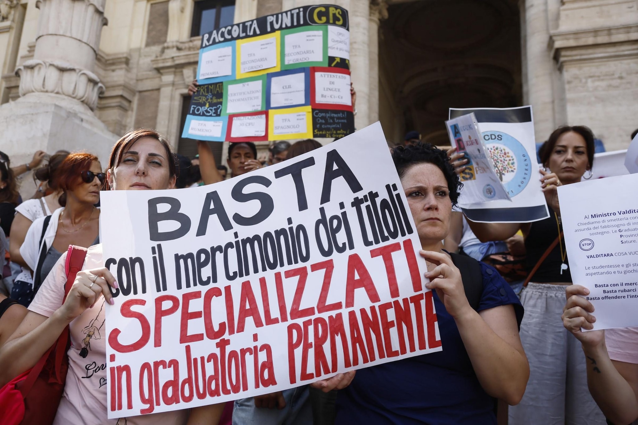 La beffa dei corsi abilitanti, il prof precario: “Per colpa del ministero perderò un anno di lavoro”