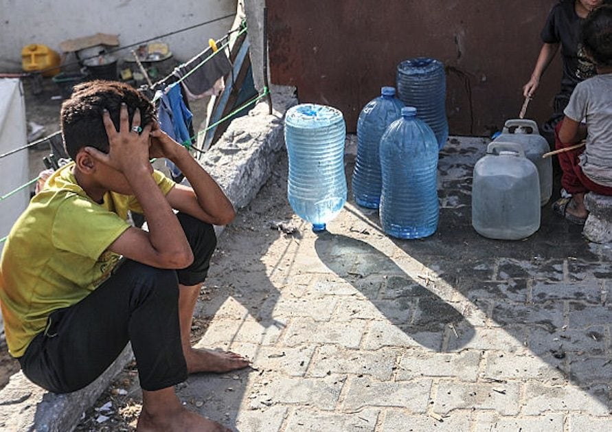 Strage dell’acqua a Gaza, colpiti e uccisi bimbi in coda per bere, Idf: “Errore tecnico”