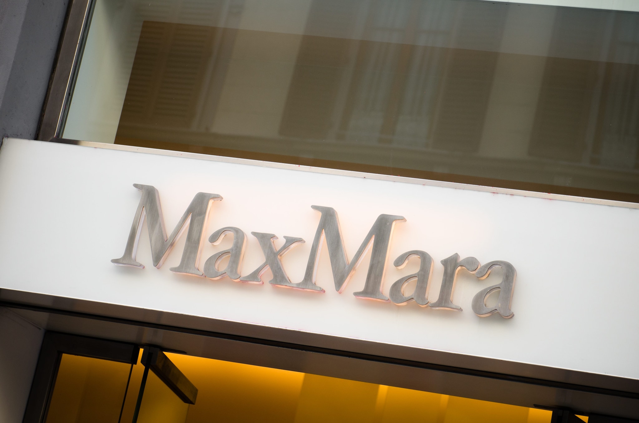 Lavoratrici definite "mucche da mungere", ora Max Mara congela la Cittadella della Moda: "Non vogliamo lezioni"