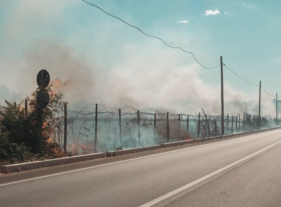 Maratea, accorrono per un incendio a bordo strada e trovano cadavere carbonizzato di un 19enne