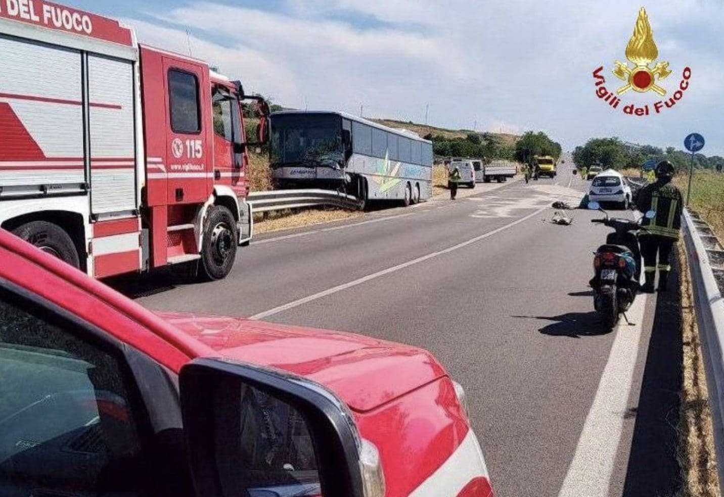 Auto si scontra con un pullman in Molise: nello schianto muore una donna di 55 anni