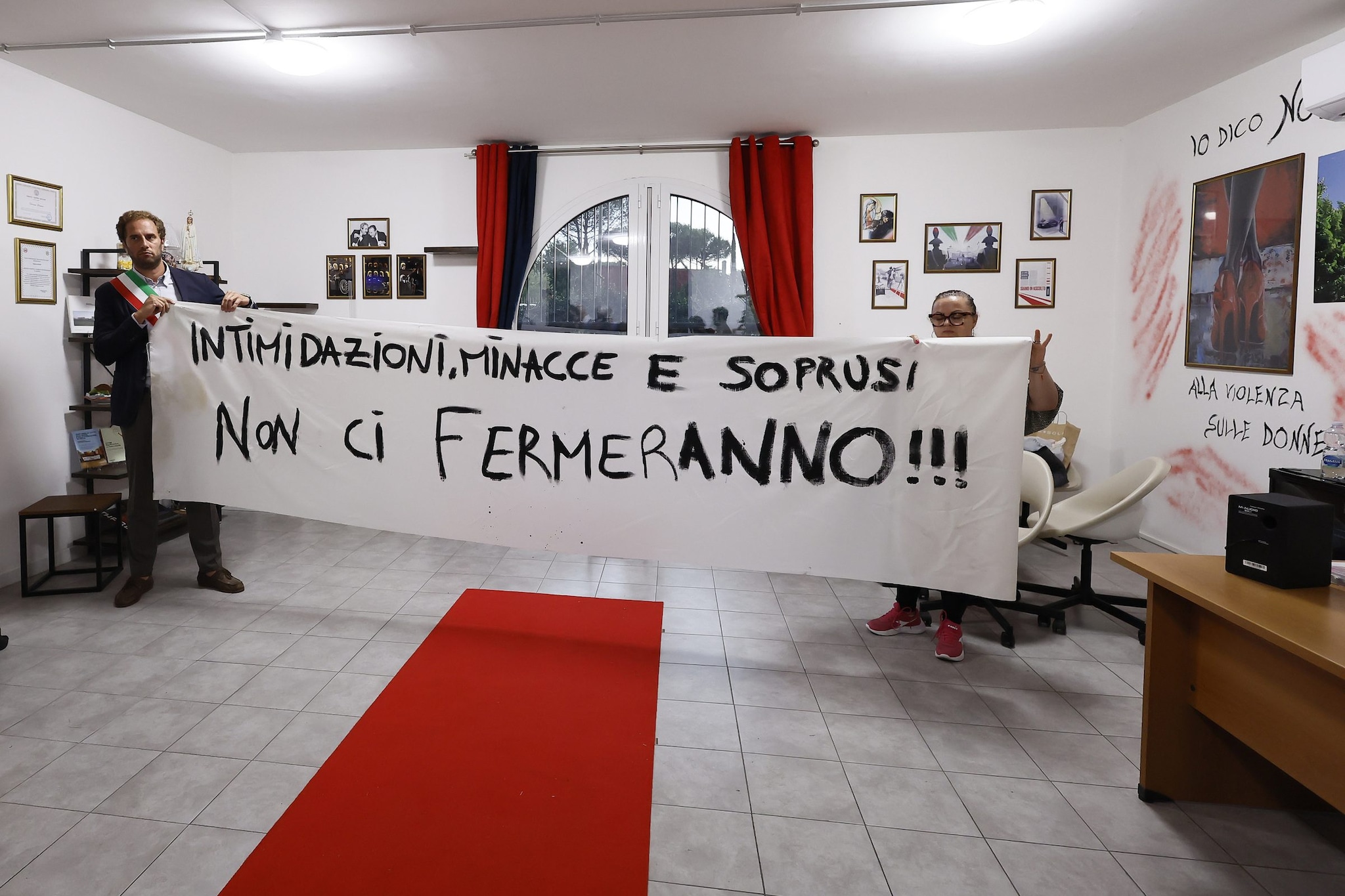 Aumentano nel 2024 i casi di minacce ad amministratori locali: il 52% nei piccoli Comuni, Sicilia la più colpita