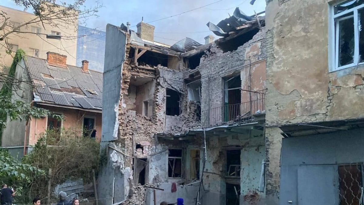 Palazzi distrutti a Leopoli, in Ucraina