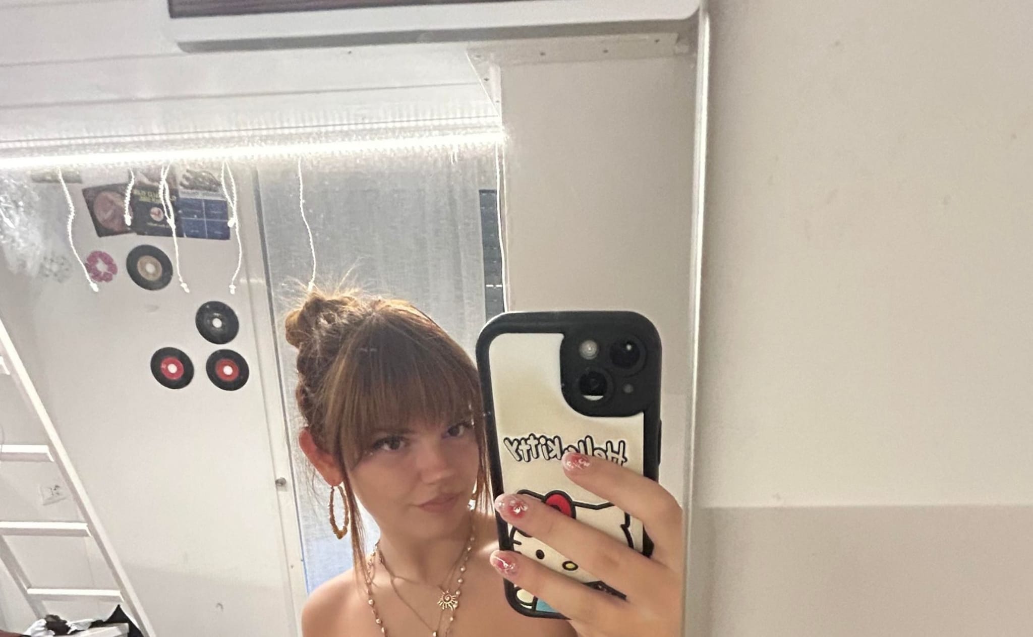 Studentessa rifiuta l’orale di maturità e legge un suo discorso: “La reazione di Valditara mi fa ribrezzo”