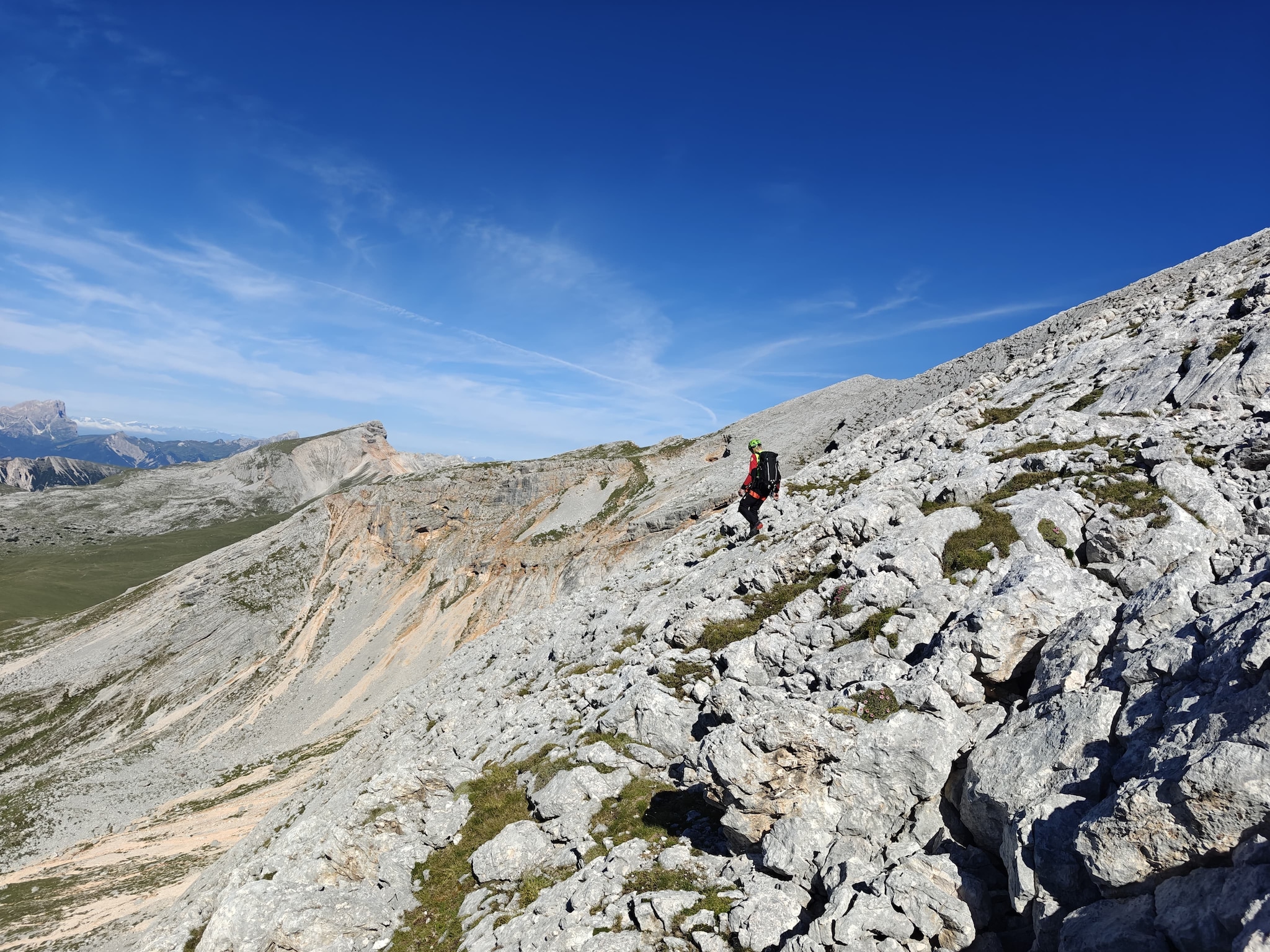 Scrive all’amica: “Ho smarrito il sentiero, aiuto”, e sparisce. Trovata morta turista sulla Croda del Becco